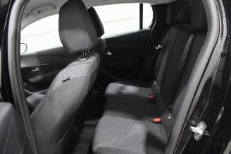 Peugeot 208  picture 11