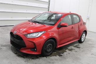 krockskadad bil auto Toyota Yaris  2023/4