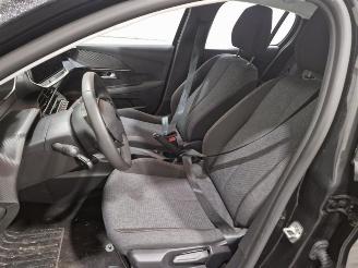 Peugeot 208  picture 10