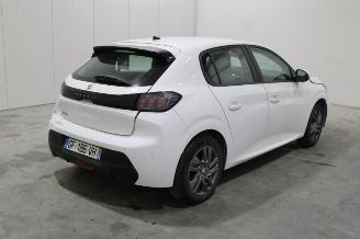 Peugeot 208  picture 3