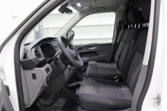 Volkswagen Transporter T6 picture 9