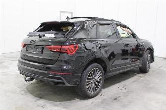 Audi Q3  picture 3