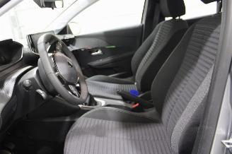 Peugeot 208  picture 10