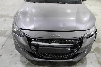 Peugeot 208  picture 6