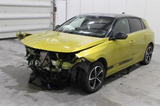 damaged passenger cars Opel Astra  2022/9