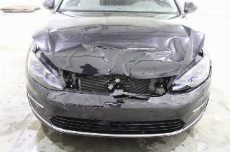 Volkswagen Golf  picture 6