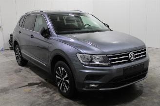 krockskadad bil auto Volkswagen Tiguan  2021/9