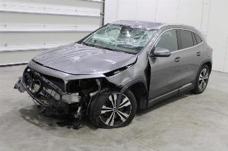Coche accidentado Mercedes GLA 180 2024/8