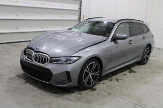 Schadeauto BMW 3-serie 330 2023/3