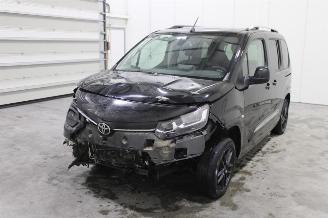 damaged passenger cars Toyota ProAce CITY 2020/11