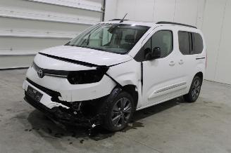 Vaurioauto  passenger cars Toyota ProAce CITY 2024/3