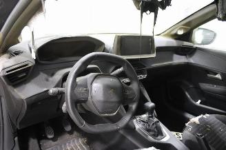 Peugeot 208  picture 10