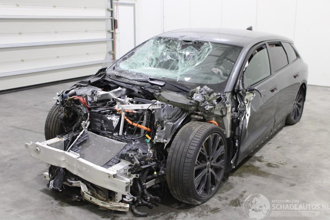 Audi S6 e-tron