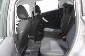 Peugeot 208  picture 12