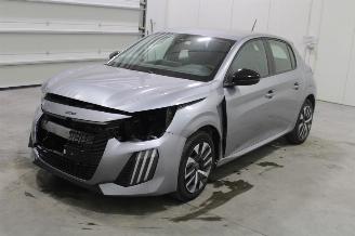 Damaged car Peugeot 208  2024/10
