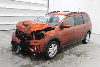 Vaurioauto  passenger cars Dacia Jogger  2024/6