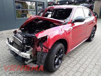 Coche siniestrado Alfa Romeo Stelvio Stelvio (949), SUV, 2017 2.0 T 16V Q4 2022