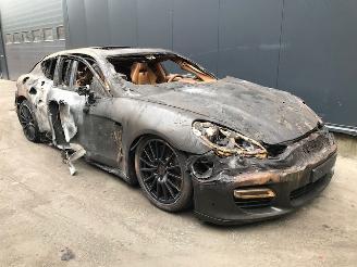 Démontage voiture Porsche Panamera (970) Hatchback 2009 / 2016 4.8 V8 32V Turbo Hatchback  Benzine 4.806cc 368kW (500pk) 4x4 2011/10