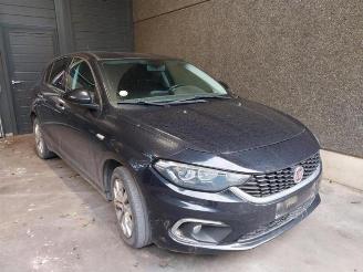 Vrakbiler auto Fiat Tipo Tipo (356H/357H), Hatchback, 2016 1.6 D Multijet II 16V 2016/11