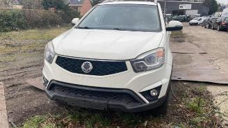 Coche siniestrado Ssang yong Korando Korando, Terreinwagen, 2010 / 2019 2.0 e-XDi 16V 4x2 2014/5