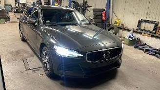 damaged passenger cars Volvo V-60  2019/1