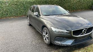 damaged passenger cars Volvo V-60  2019/1
