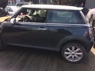 Coche siniestrado Mini Cooper 1.6 diesel 2009/1