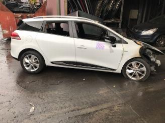 Sloopauto Renault Clio Benzine - 6vit 2016/1