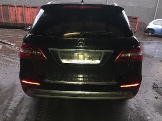 Auto da rottamare Mercedes ML ML350 - AUTOMAAT 2015/1