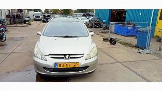 Dezmembrări autoturisme Peugeot 307 307 SW (3H), Combi, 2002 / 2008 2.0 16V 2004/2