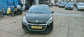 Coche accidentado Peugeot 208  2016/5