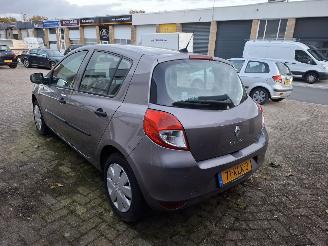 Renault Clio clio 1.2 tce GEEn SCHADE TOP auto  airco navi 112000km 5drs NAP picture 4