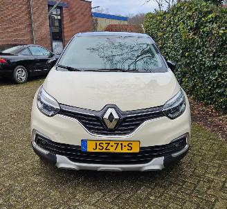 Avarii autoturisme Renault Captur Geen schade Captur Intens 1.3  tce automaat 69dkm 2019/6