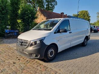 krockskadad bil auto Mercedes Vito 116 CDI Extra Lang Navi Stoelverw 2023/9