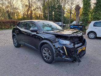 Voiture accidenté Peugeot 2008 Puretech 100 Active pack 2022/6