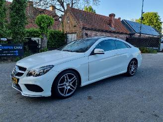 Schadeauto Mercedes E-klasse E 200 Aut. Coupé Pano Navi Led 2015/5