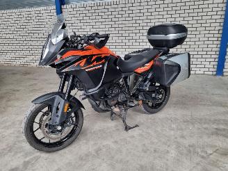 krockskadad bil motor KTM FZ 8 Adventure L Garmin Koffers Handvatverw. 2018/5