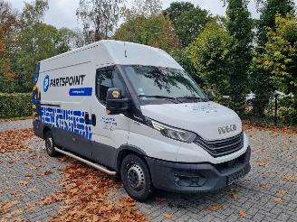 Coche accidentado Iveco Daily 35-140 Hi-Matic Airco Navi 2022/2