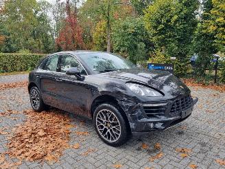 Damaged car Porsche Macan S 3.0d Aut. Navi Led Stoelverw 2016/3