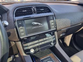 Jaguar F-Pace 20d Aut. AWD Prestige Pano picture 15
