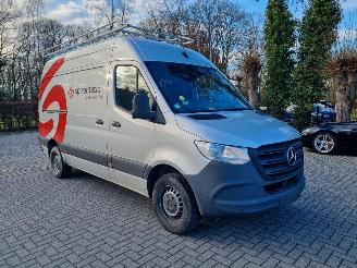 Schadeauto Mercedes Sprinter 317 CDI Mbux Navi L2 H2 2022/2