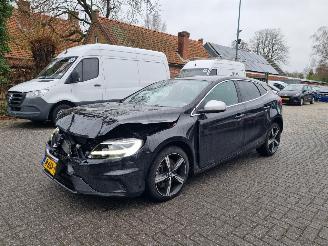 Voiture accidenté Volvo V-40 T3 Aut. Rdesign Pano 2020/2