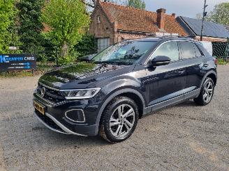 Voiture accidenté Volkswagen T-Roc 1.5 TSI Aut. 75 Edition Led 2023/5