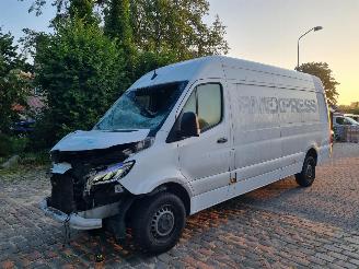 Damaged car Mercedes Sprinter 319 CDI Aut L4 Maxi Airco LED 2023/5