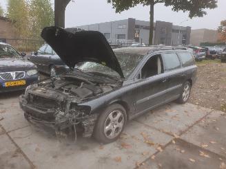 Coche siniestrado Volvo V-70 2.5t 2003/1