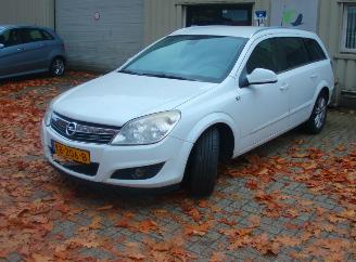 krockskadad bil auto Opel Astra  2010/2