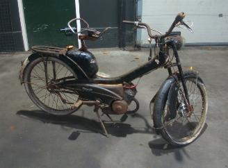 damaged bicycles Overige  kaptein mobylette klassiek bromfiets 1964/1