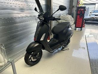 škoda koloběžky Vespa  SPRINT / NIEUW! 2024/10