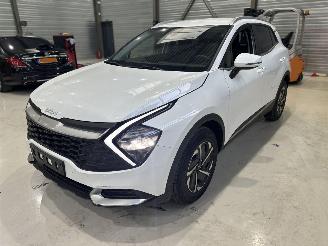 Coche accidentado Kia Sportage hev new car automaat led etc full drivable 2025/6
