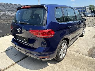 Volkswagen Touran 1.4 TSI MINIMAL DAMAGE | DRIVEABLE DAMAGE picture 5